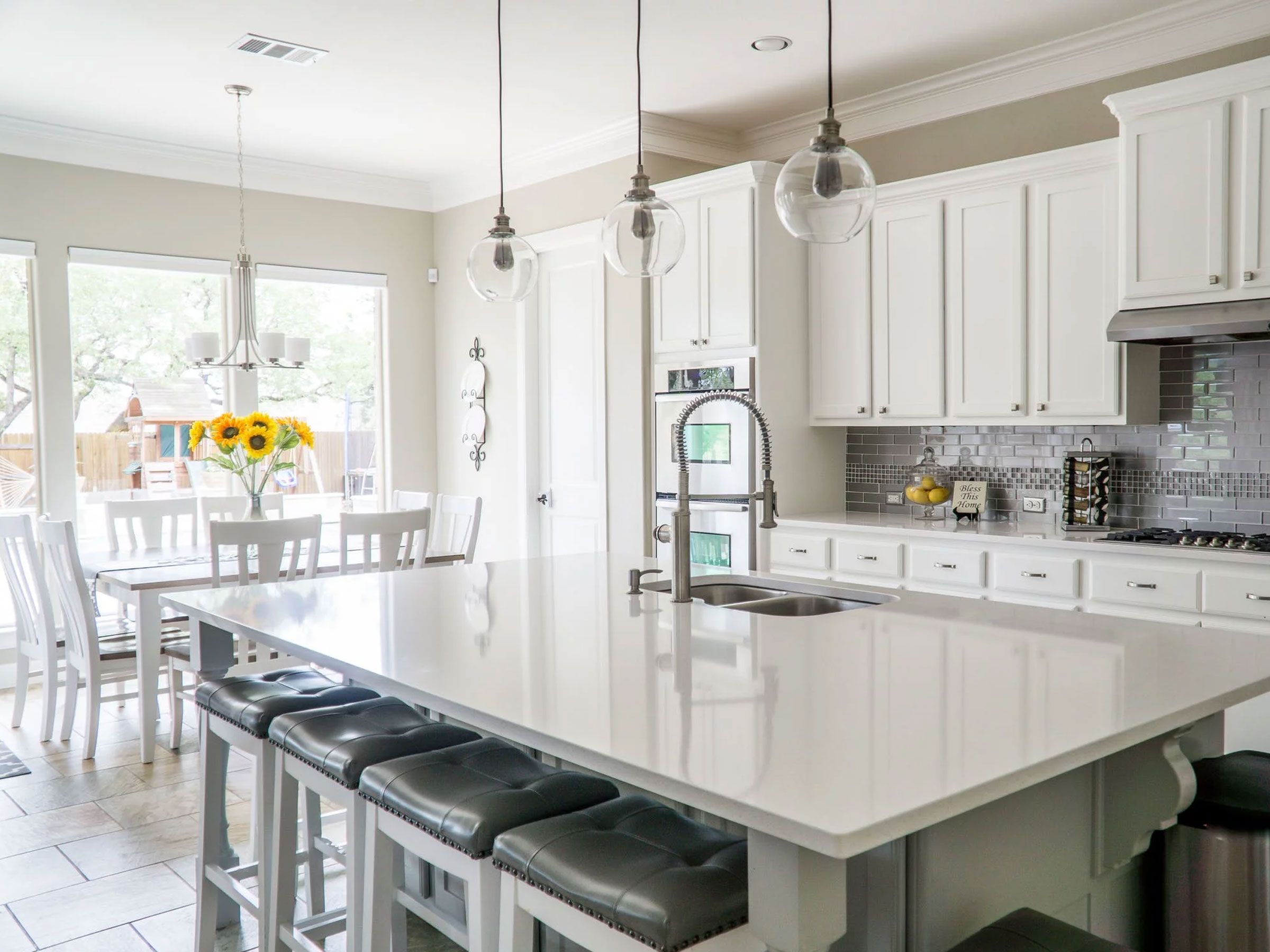 Modern kitchen installation